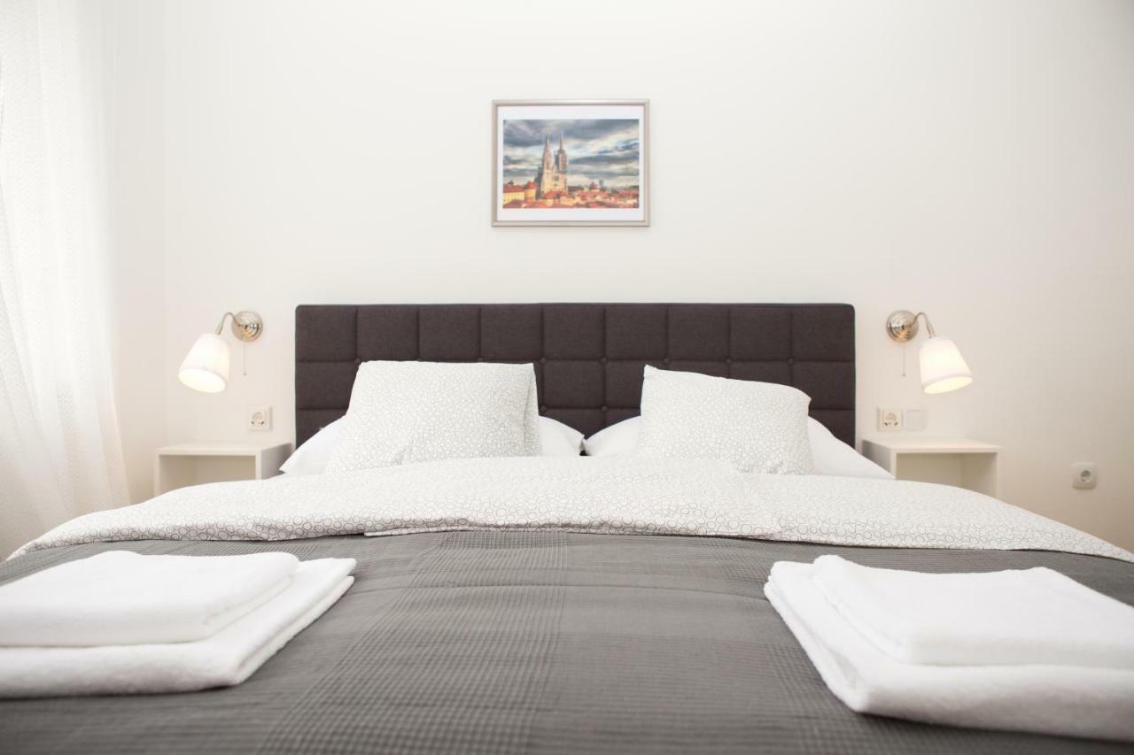 Deluxe Apartment *