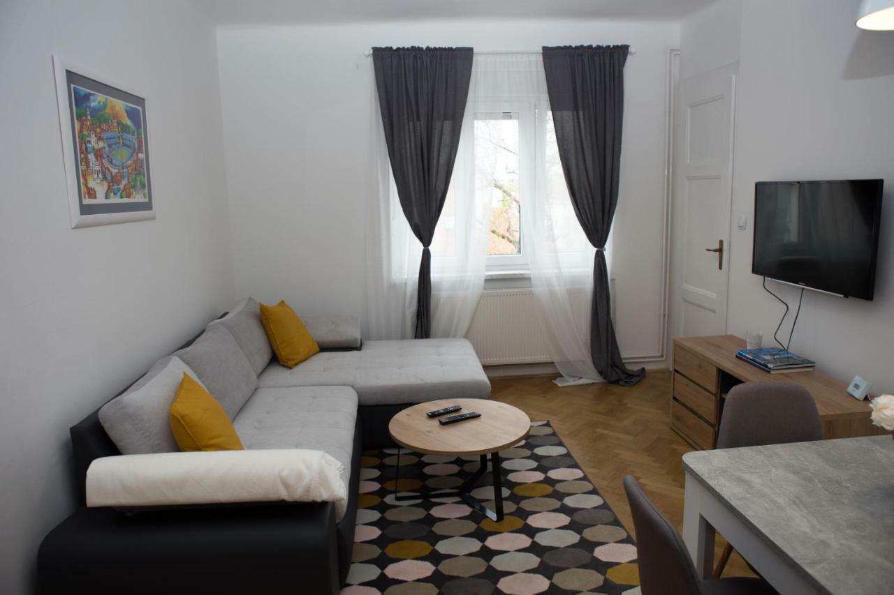 Apartment Deluxe *