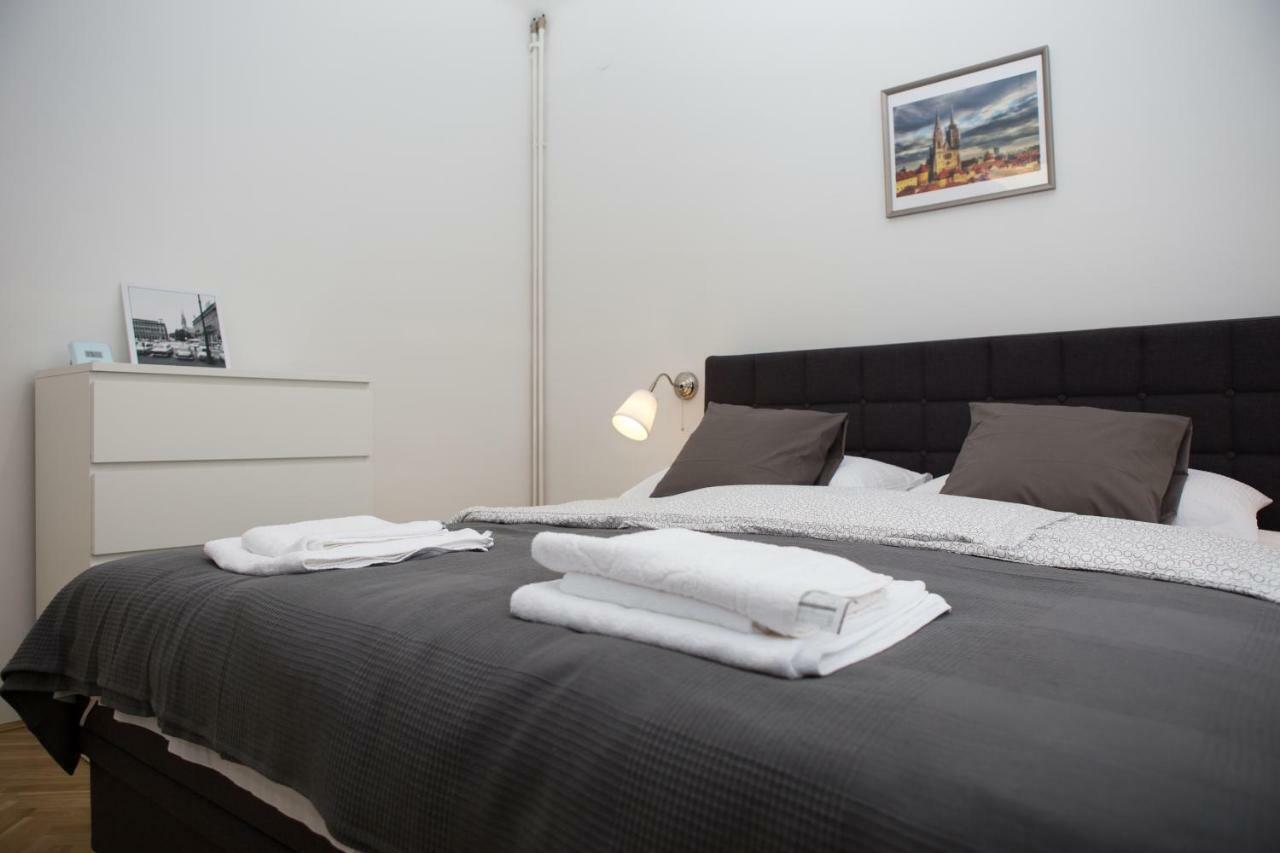Deluxe Apartment *